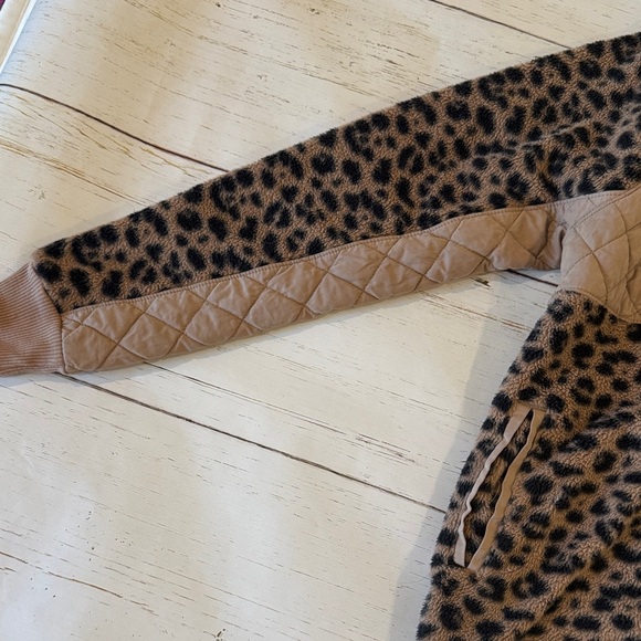 Abercrombie Leopard Print pullover - Picture 5 of 8